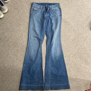 Low rise wide leg jeans